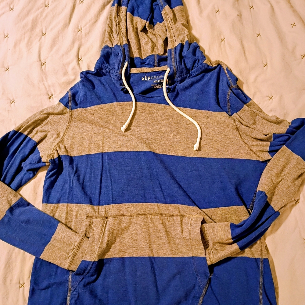 Aeropostale Blue and Tan Sweatshirt